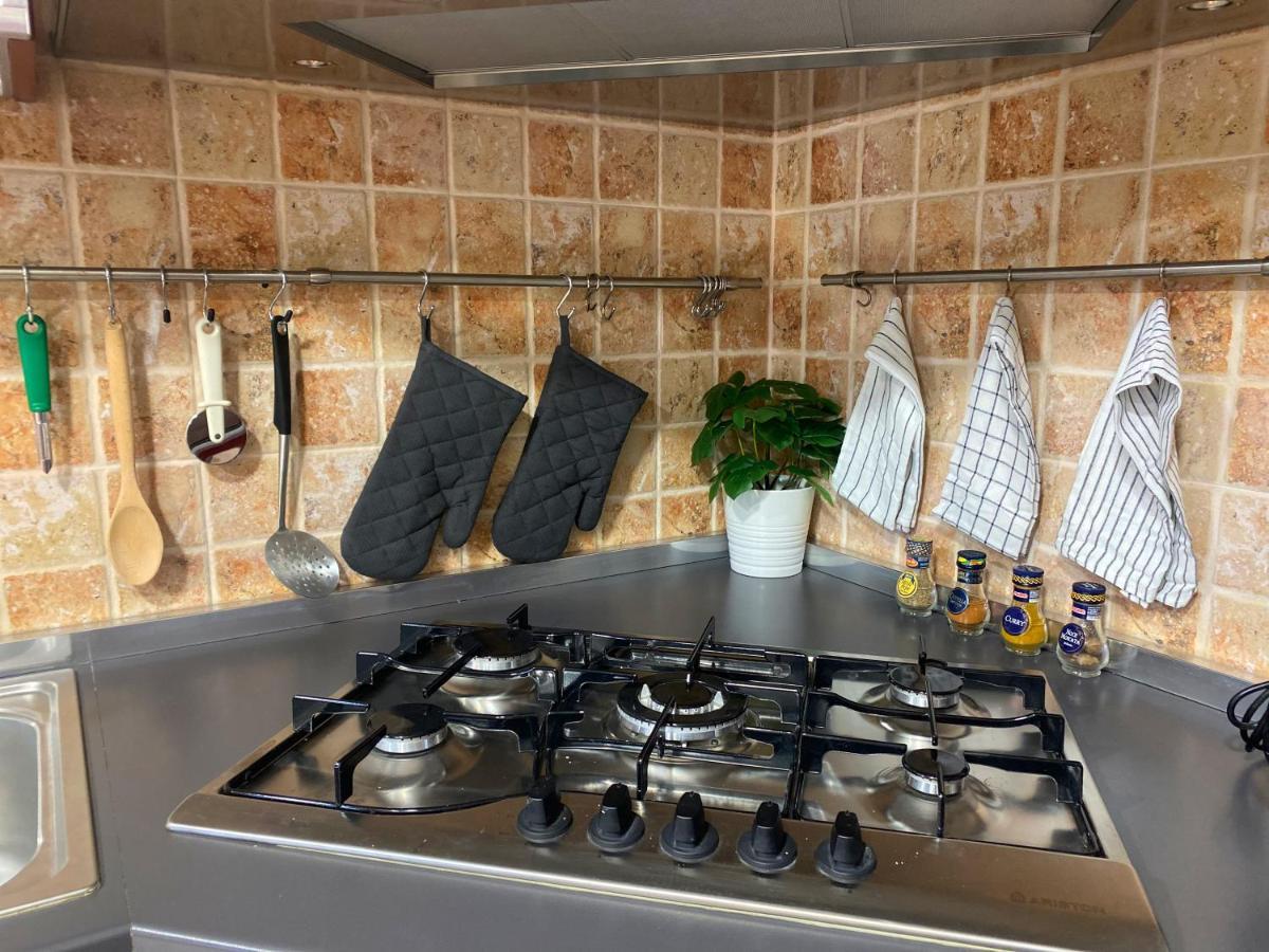 Lovely Home 5 Min Walk To The Beach, 3 Bedrooms Ample Outdoor Relax And Wifi Capitana Bagian luar foto
